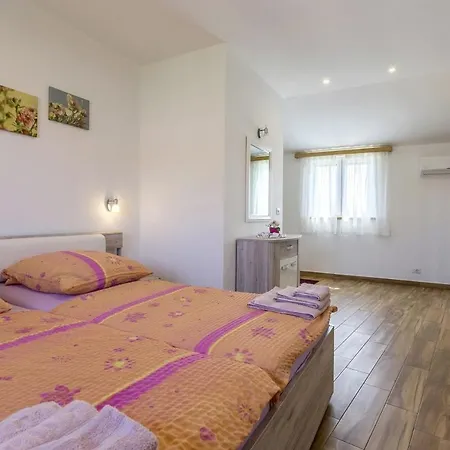 Villa Rina In Barat - Haus Fuer 6-7 Personen Kanfanar