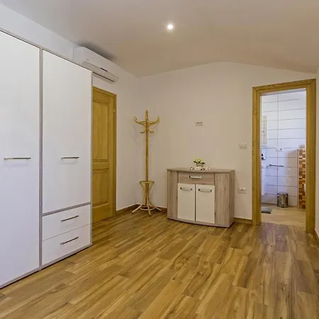 Rina In Barat - Haus Fuer 6-7 Personen Villa Kanfanar