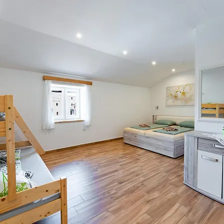 Rina In Barat - Haus Fuer 6-7 Personen *