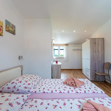 Rina In Barat - Haus Fuer 6-7 Personen *